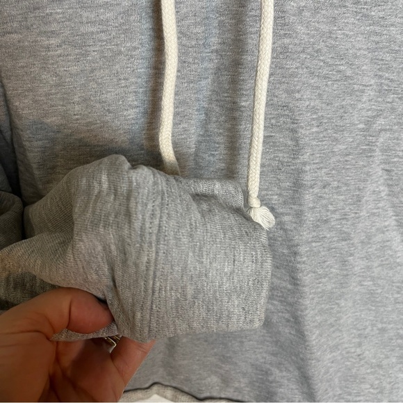 Wilfred Free Light Grey Crop Top Hoodie Small Streetwear Casul Comfy Long Sleeve - Picture 5 of 12